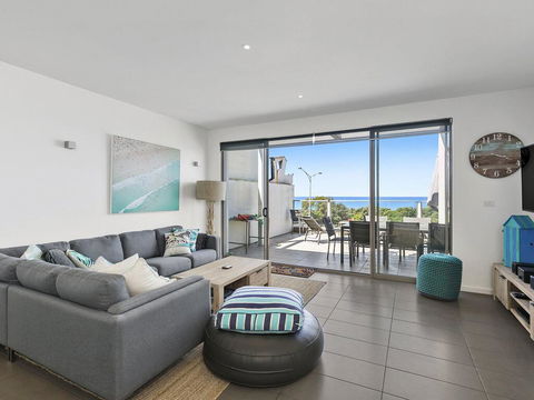 WATERFRONT SEVEN - In The Heart Of Lorne - Accommodation Perth 0