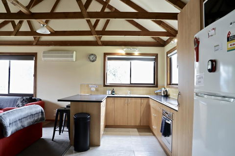 Red Ceder Cottage - Great Ocean Road - Port Campbell - Accommodation Perth 14