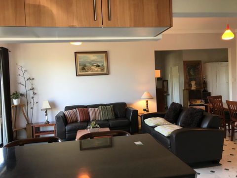 Hillâ€™s Creek Holiday Home - Accommodation Perth 0