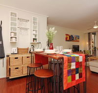 Colour Pop Fitzroy - 3 bedroom pet friendly - Accommodation Perth