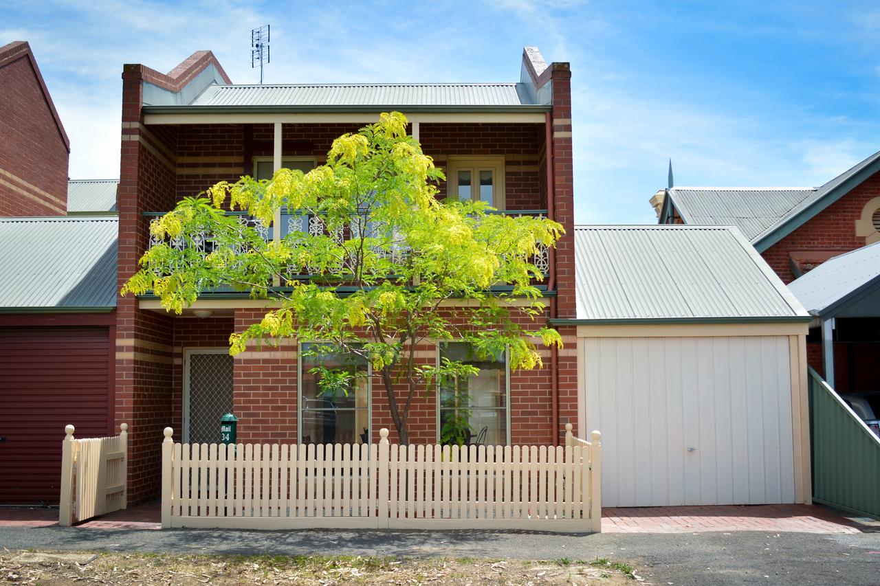 Quarry Hill VIC Accommodation Perth