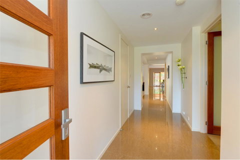 Newington Lakehouse - Accommodation Perth 15