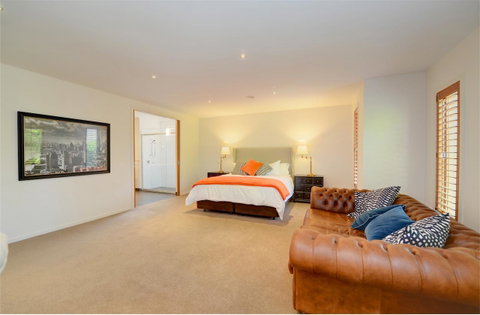 Newington Lakehouse - Accommodation Perth 14