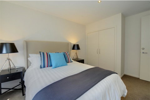 Newington Lakehouse - Accommodation Perth 1