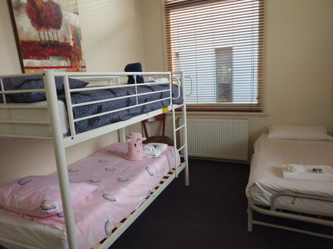 Ansonia On Lydiard - Accommodation Perth 13