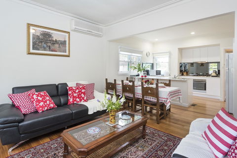 Hillside House - Perth Resorts 1