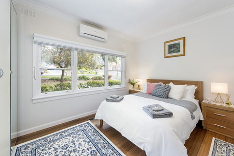 Hillside House - Perth Resorts 6