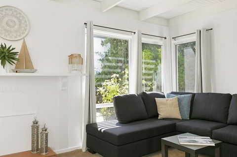 Mysa Anglesea Sleeps 7 WiFi SmartTV Cafes Shops - Perth Resorts 0