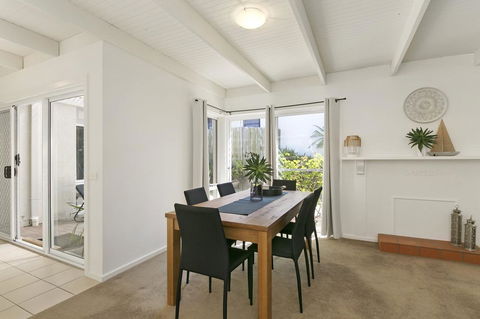 Mysa Anglesea Sleeps 7 WiFi SmartTV Cafes Shops - Perth Resorts 9