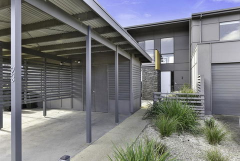Torquay Golf Retreats - Pool, Beach, Tennis, Golf - Accommodation Perth 4