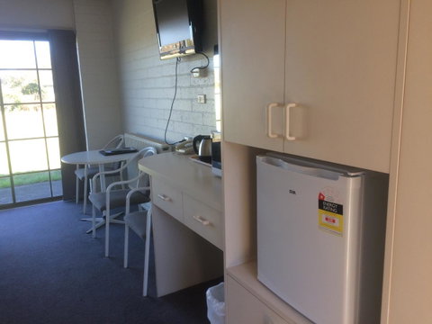 Ambassador Motor Inn - Accommodation Perth 8