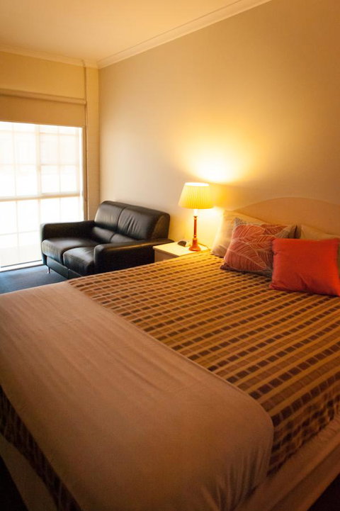 Ambassador Motor Inn - Accommodation Perth 34