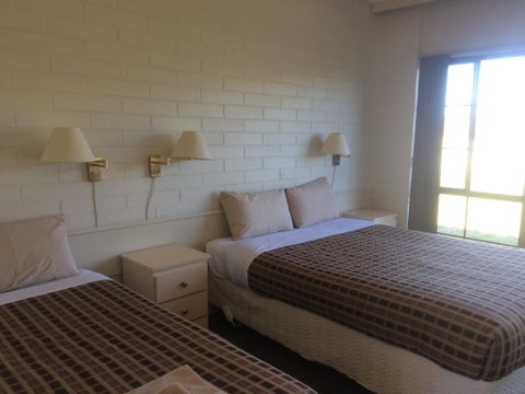 Ambassador Motor Inn - Accommodation Perth 10