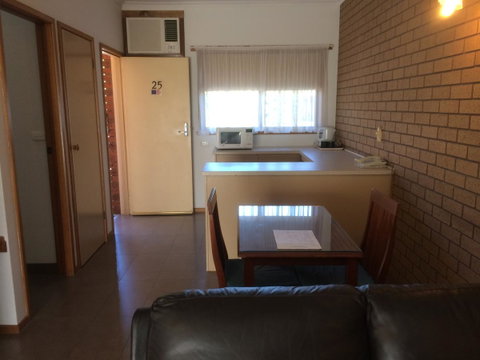Ambassador Motor Inn - Accommodation Perth 16