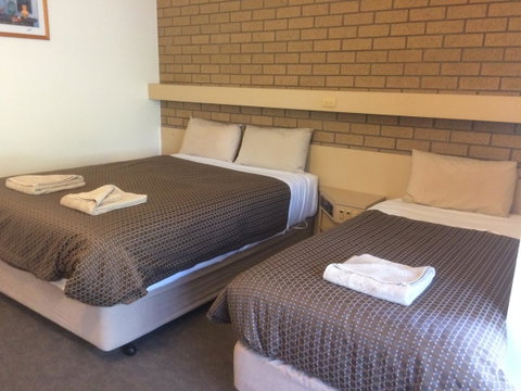Ambassador Motor Inn - Accommodation Perth 5