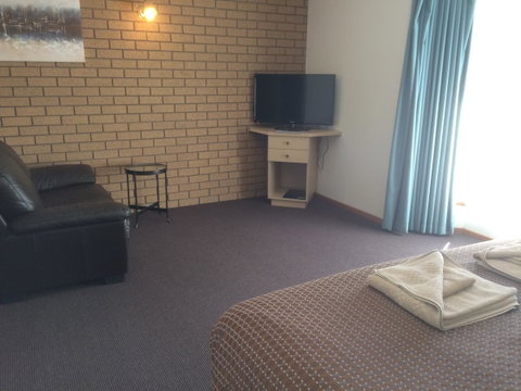 Ambassador Motor Inn - Accommodation Perth 15