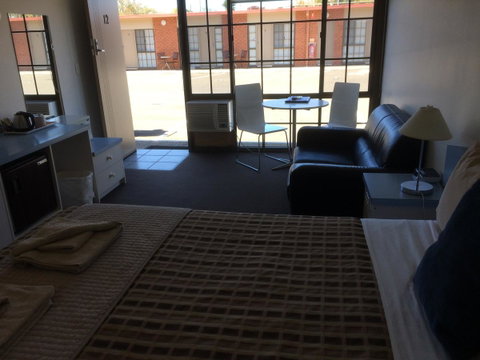 Ambassador Motor Inn - Accommodation Perth 24