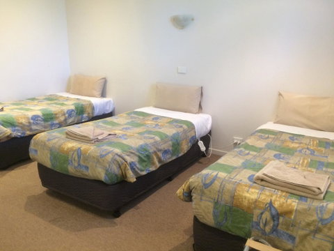 Ambassador Motor Inn - Accommodation Perth 1