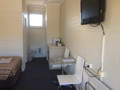 Ambassador Motor Inn - Accommodation Perth 12