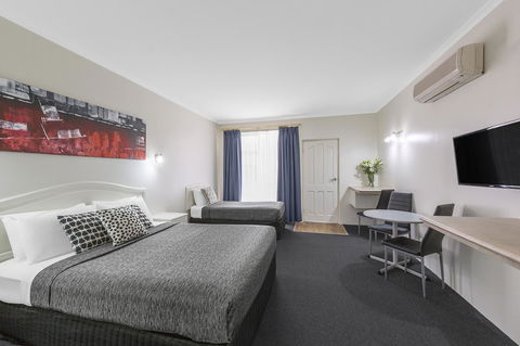 Cathedral Motor Inn - Accommodation Perth 15