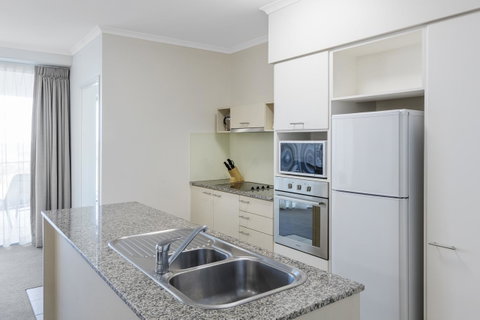 Ramada By Wyndham Marcoola Beach - Accommodation Perth 9