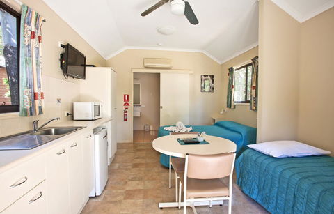 Captain Cook Holiday Village 1770 - Accommodation Perth 13