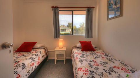 Dolphin Waters - Accommodation Perth 6