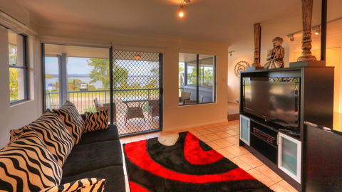 Dolphin Waters - Accommodation Perth 7