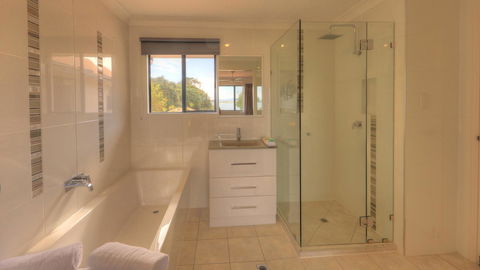 Dolphin Waters - Accommodation Perth 0