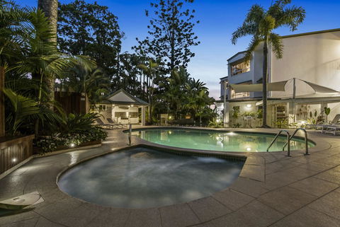 The Lookout Resort Noosa - Perth Resorts 1