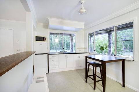 Airlie Beach Eco Cabins - Adults Only - Accommodation Perth 37