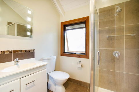 Airlie Beach Eco Cabins - Adults Only - Accommodation Perth 15
