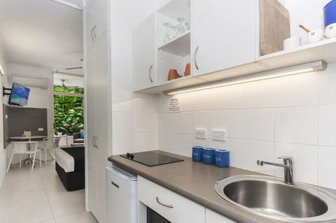 By The Sea Port Douglas - Accommodation Perth 13