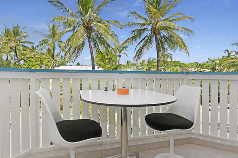 By The Sea Port Douglas - Accommodation Perth 18