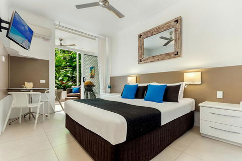 By The Sea Port Douglas - Accommodation Perth 11