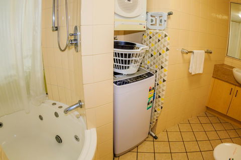 Grand Palais Boolarong Beachside Apartments - Accommodation Perth 37