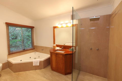 Silky Oaks Lodge - Accommodation Perth 14
