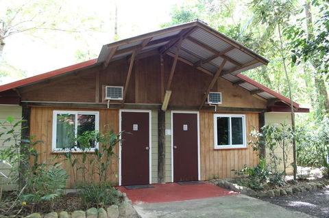 PK\'s Jungle Village - Accommodation Perth 7