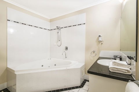 Regal Port Douglas - Perth Resorts 9