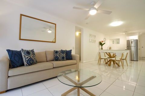The White House Port Douglas - Accommodation Perth 2