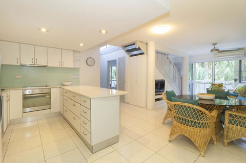The White House Port Douglas - Accommodation Perth 23
