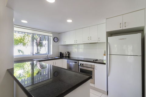 The White House Port Douglas - Accommodation Perth 38