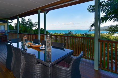 Bella Vista On Nara Pets Welcome - Accommodation Perth 4
