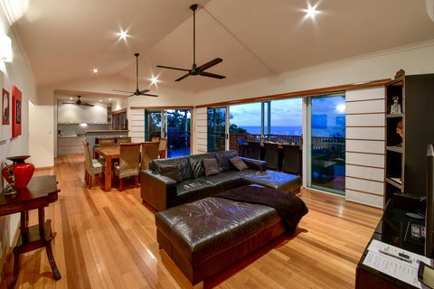 Bella Vista On Nara Pets Welcome - Accommodation Perth 11
