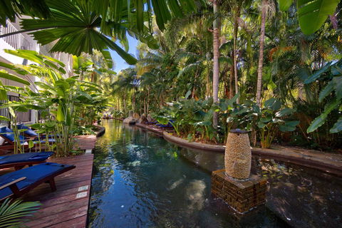 Palm Cove Paradise - Couples Spa Beach Getaway - Perth Resorts 14