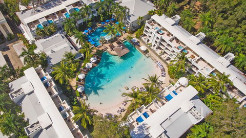 Palm Cove Paradise - Couples Spa Beach Getaway - Perth Resorts 13