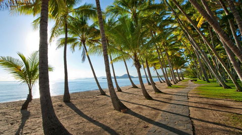 Palm Cove Paradise - Couples Spa Beach Getaway - Perth Resorts 24