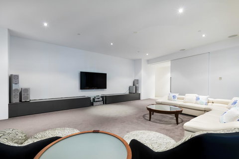 Q1 Resort & Spa - Official - Perth Resorts 41