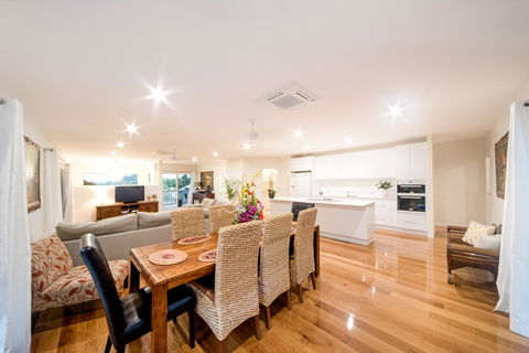 Whitsunday Luxury Homes - Accommodation Perth 4