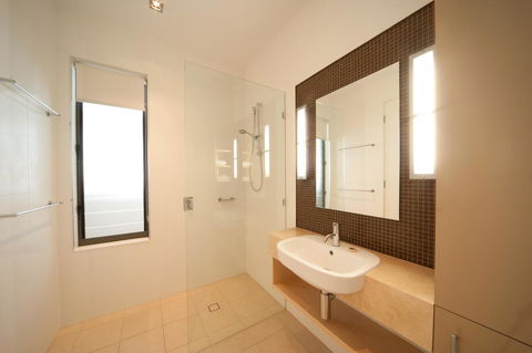 The Boathouse Apartments - Accommodation Perth 13
